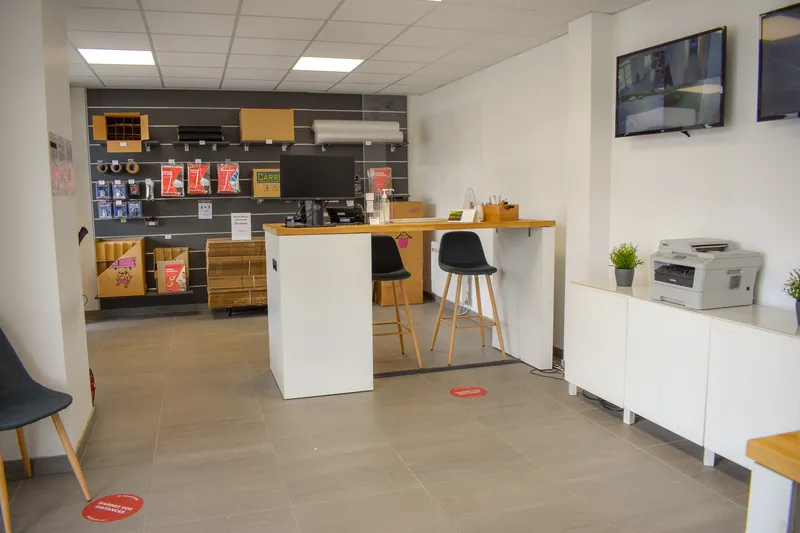 Parking devant le centre